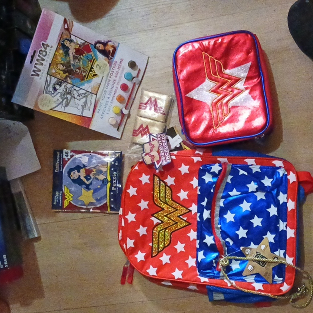 Wonder Woman Lunch box & paint book & Puzzle.. kids